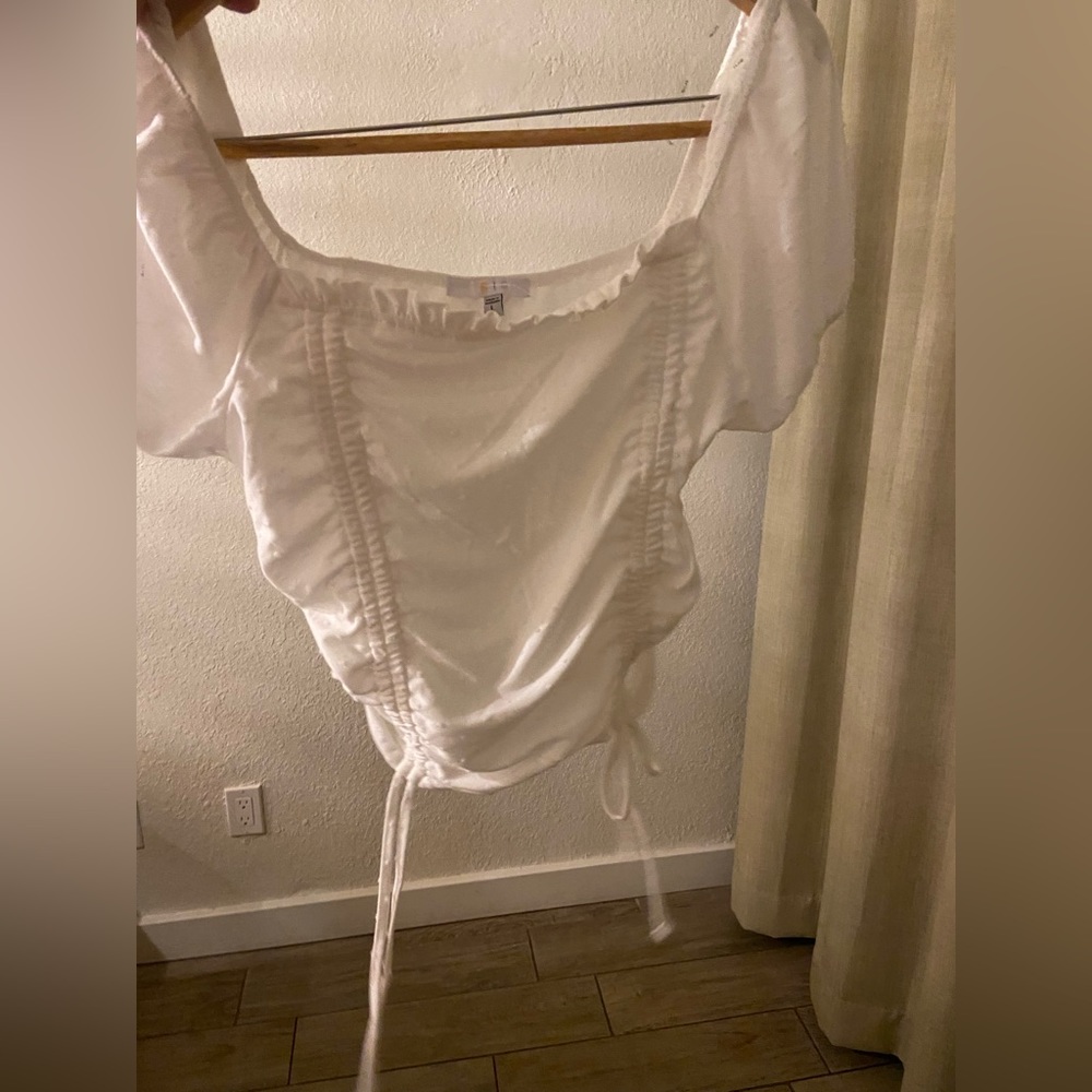 Cropped white top